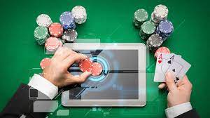 The Role of Technology in Online Gambling Innovation – Este artigo examina como os avanços tecnológicos, como aplicativos móveis, realidade virtual e blockchain, estão moldando a indústria de jogos de azar online e aprimorando a experiência do usuário